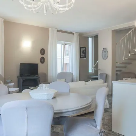 Casa Dello Speziale 3*
